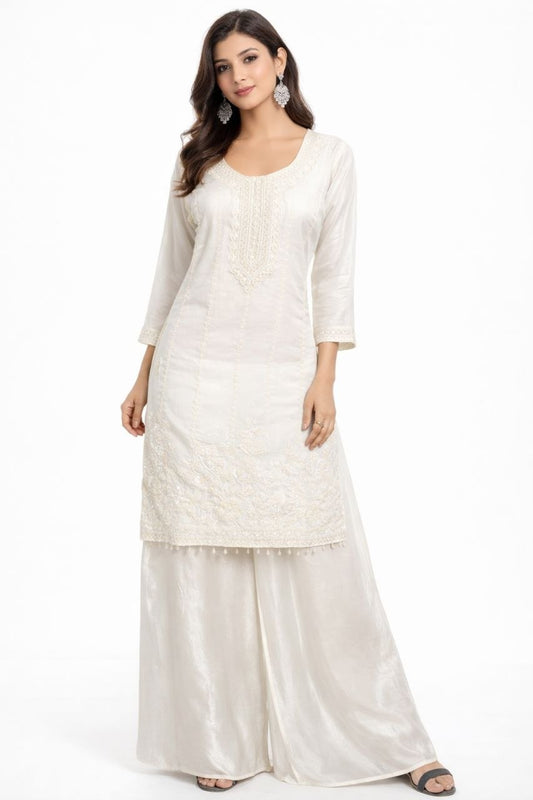 round neck with heavy thread embroidery